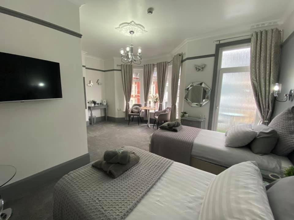 Butterfly Guest House Porthcawl Exteriér fotografie